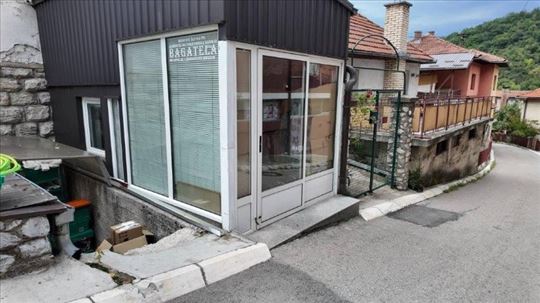 Prodaje se lokal 35 m², ul.Prve Šumadijske brigade