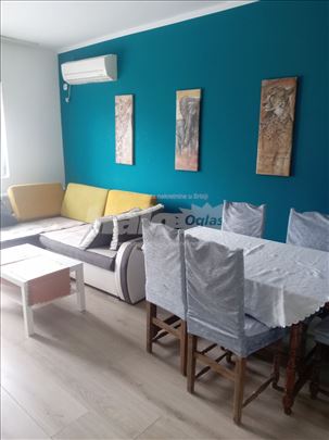 Izdajem dvosoban i garsonjeru tel 0649290873 