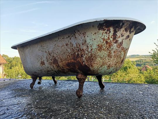 Kada tučana vintage sa nogicama