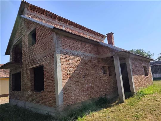 Kuća u sivoj fazi u Brestaču, 170m2