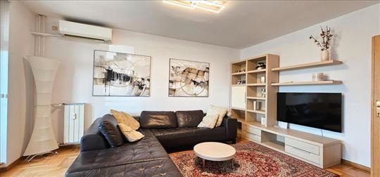 Luksuzan trosoban stan kod Arene – 92 m² ID#2873