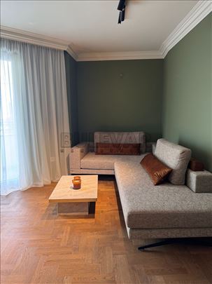 Luksuzan trosoban stan u centru Kragujevca – 69 m²