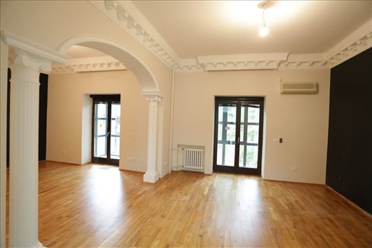 Luksuzna poslovna vila na Vozdovcu 550m2, mirna lo