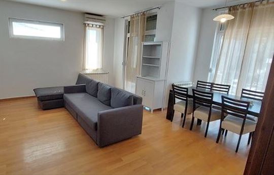Odličan 3.0 stan sa garažom, terasa 50 m2, ID9296