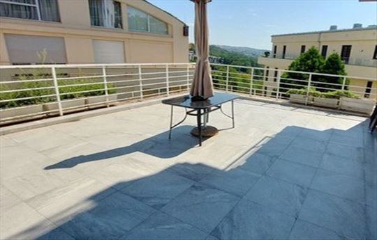 Novija zgrada, terasa od 50m2, garaža,ID 9296