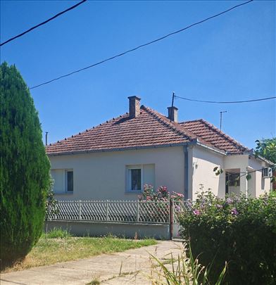 Opovo-odlična porodična kuća 103+70m2+7,6 ari 