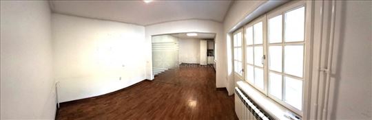 Poslovni prostor 130m2 . Tc Sumice, Ustanička