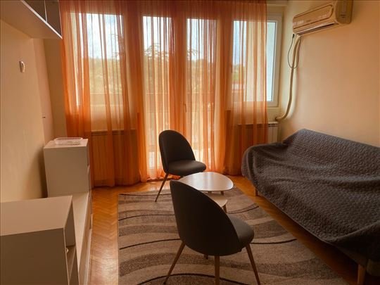 Umka, Zelengorska, 39m2, terasa, odličan 