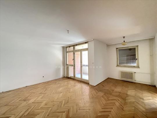 Vukov spomenik, odmah useljiv, uknjižen ID#4818