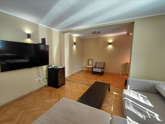 Dedinje 61m2 dvosoban