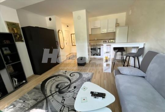 Izdaje se jednosoban stan 30 m² – Zemun, 450 €
