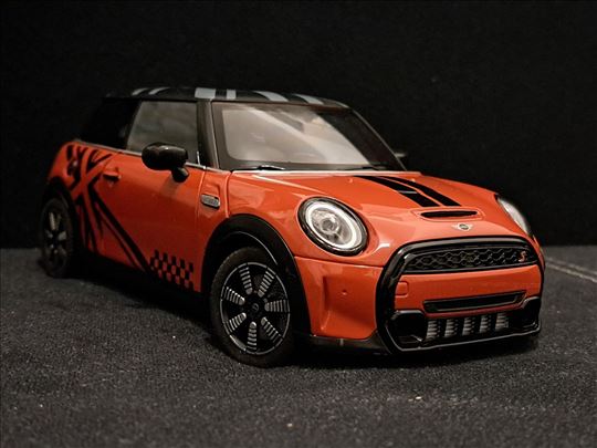 Mini COOPER S Red Pepper 1:18 - NOVO