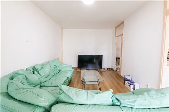Renoviran i funkcionalan stan u bloku 63