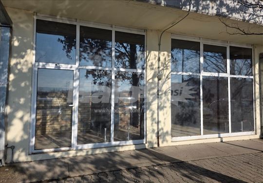 Izdajem lokal kod Kneževog parka 26m2