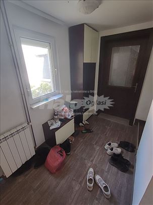 Izdajem stan na Radiofaru 330€