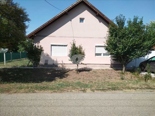 Kuća Temerin 141 m2 + poseban građevinski plac