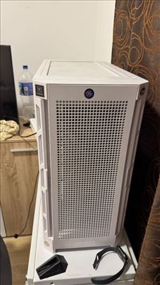 Moćan Gejmerski i Radni Računar – Custom PC