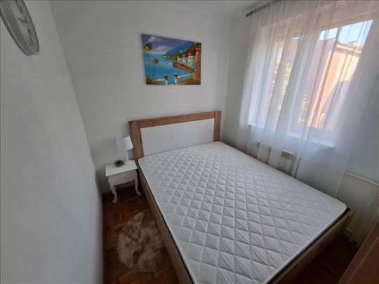 Uknjižen, smart stan! Luks,odličan! Video u oglasu