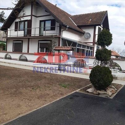 Belegiš, Svetog Save, kuća od 500 m2, uknjiženo