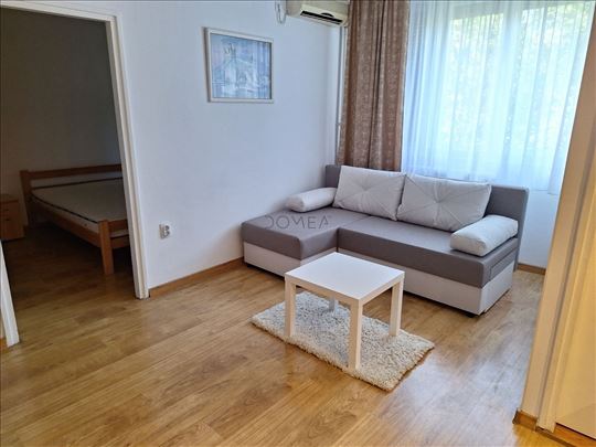 Donji Dorćol, dve spavaće sobe, lift, CG