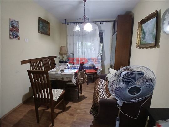 Kuća sa velikim placem na Novoseljanskom putu