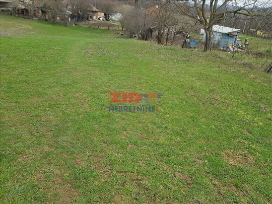 Lep građevinski plac