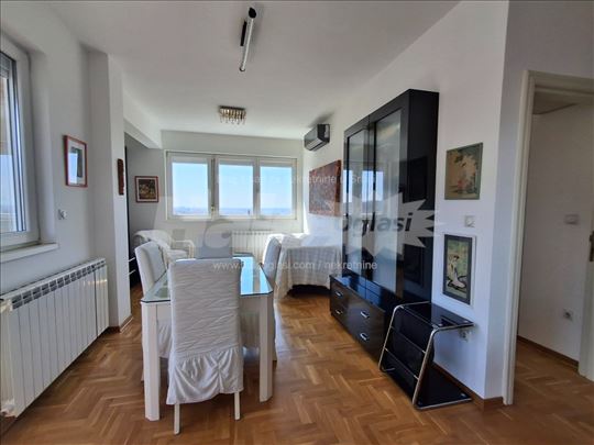 Namešten stan, 46m2, sa pogledom i parkingom 