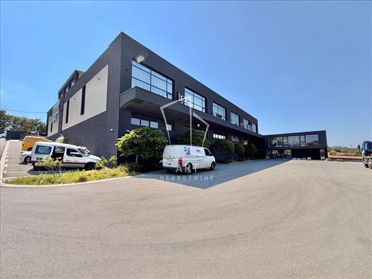 Nov lokal, Smederevski put, 940m2 ID#16045