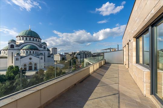 Penthouse sa pogledom na Hram