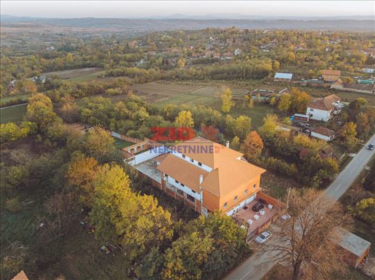 Retko u ponudi prelepa veoma komforna vila - ideal