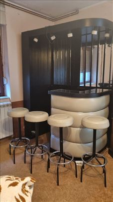 Sank Bar i 4 barske stolice uključene u cenu
