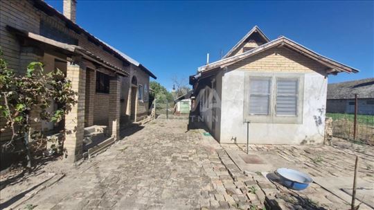 Stapar – Kuća 125m², plac 660m²