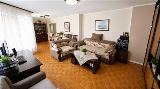 Trosoban stna na Novom naselju