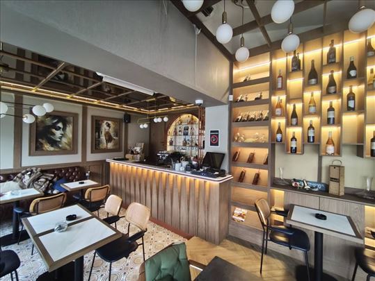 Useljiv lokal, Kafe-restoran sa baštom, 100 m2