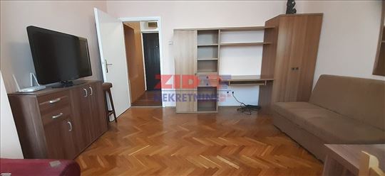 Useljiv od 1. septembra, Vračar, Sime Igumanova
