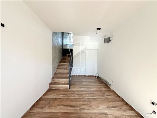 Voždovačka crkva, lokal, mereno 40m2 ID#16046