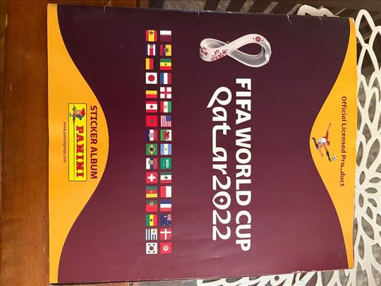 Album Fifa Qatar 2022 popunjen