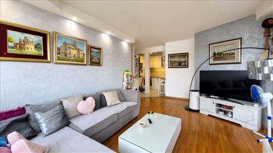 Bežanijska kosa – porodičan stan sa terasom- 58m2