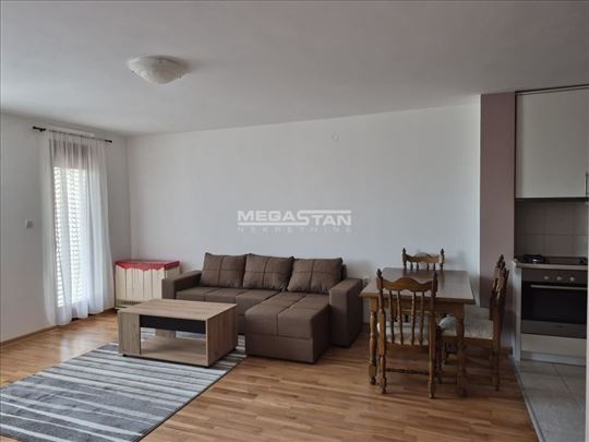 Blizu okretnice 17 i 31, namešten