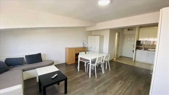 Borča, Ivana Milutinovića 59 m2 + parking
