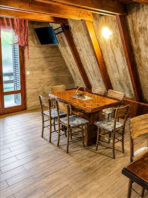 Ekskluzivna kuća sa tri apartmana na Kopaoniku
