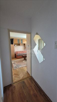 Izdajem namestenu garsonjeru u Loznici