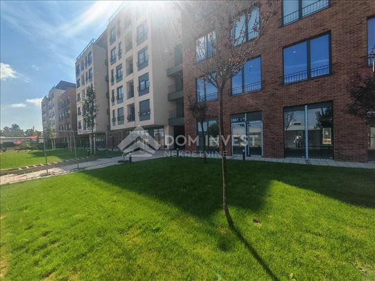 Lokal sa prostranom baštom, Lux 51, 118m2 i 125m2