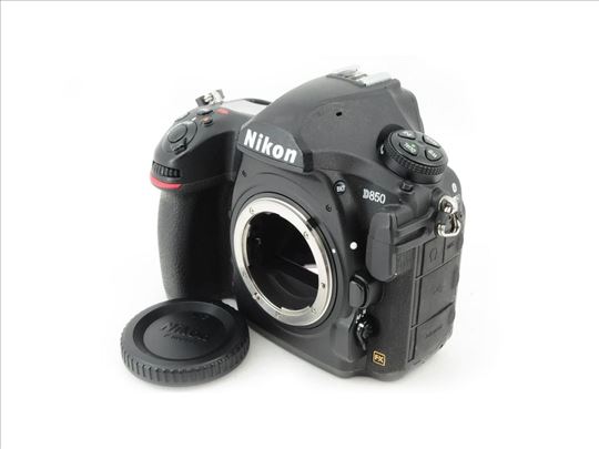 Nikon D850 telo (166.080 okidanja) + objektivi