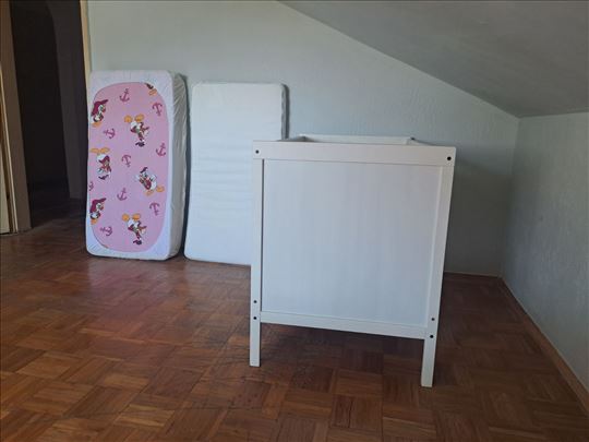 SUNDVIK krevetac sa 2 duseka u perfektnom stanju