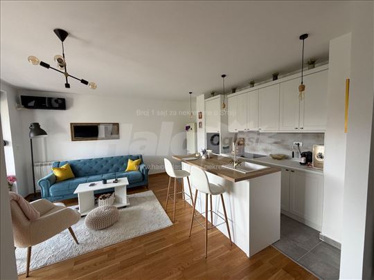 Uknjizen Stan 50m²+garaza | 4 Kraljice |Obrenovac