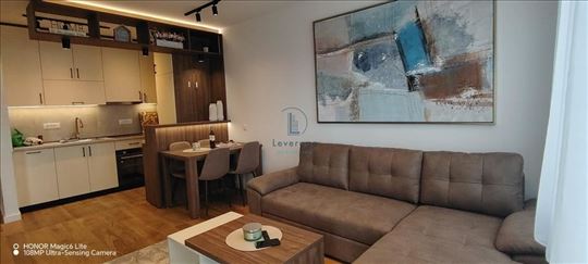 Zemun, Karađorđev trg, 40 m2