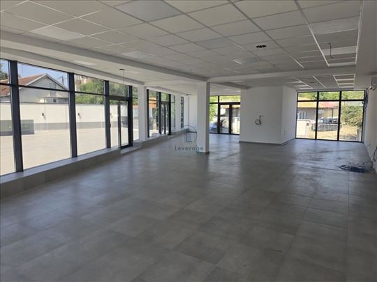 Atraktivan lokal na Smederevskom putu, 150 m2 + 20