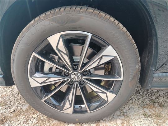 Automobilske gume 4kom