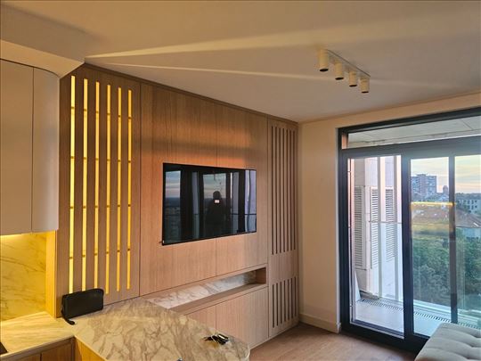 Fantastican studio i garaza u novogradnji 